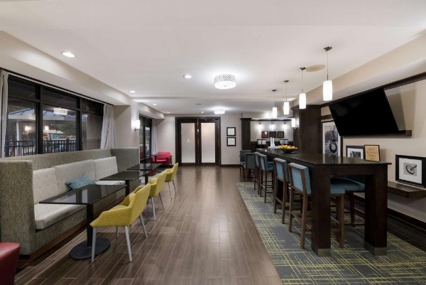 Hampton Inn By Hilton Marshall image 12