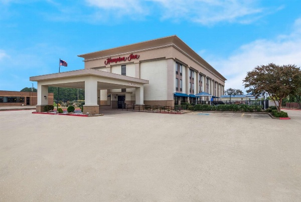 Hampton Inn By Hilton Marshall Main image